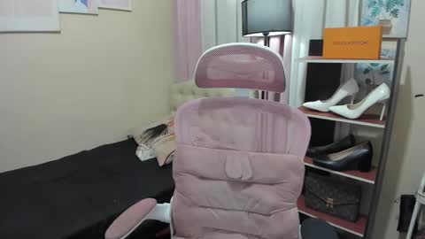 Snapshot of tsuncutmargauxx chatting on 10-13-25, 05:40 tsuncutmargauxx online show from 10-13-25, 05:40