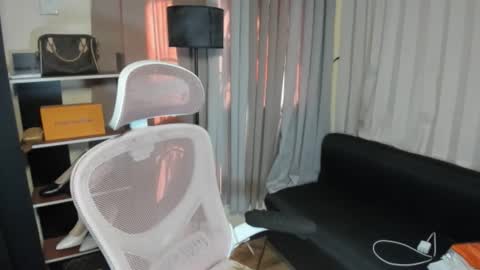 Snapshot of tsuncutmargauxx chatting on 12-14-25, 06:52 tsuncutmargauxx online show from 12-14-25, 06:52