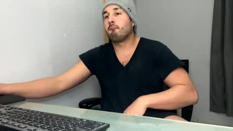 Snapshot of tuamante000 chatting on 12-04-24, 05:05 Stimulation make me Cum in Public or in Pvt online show from 12-04-24, 05:05