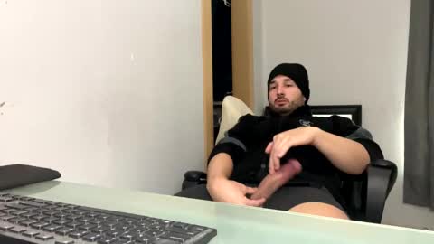 Snapshot of tuamante000 chatting on 12-10-24, 06:28 Stimulation make me Cum in Public or in Pvt online show from 12-10-24, 06:28