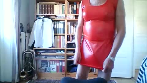 Snapshot of tubaist chatting on 04-20-26, 12:19 FINN but call me NANNA online show from 04-20-26, 12:19