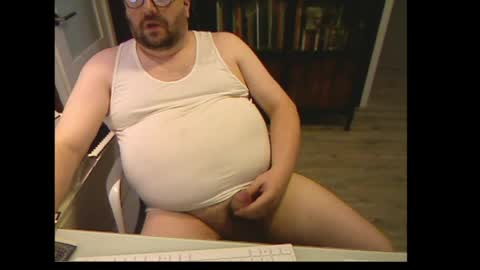 Snapshot of tuckwell chatting on 05-19-26, 08:26 tuckwell online show from 05-19-26, 08:26