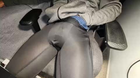 Snapshot of turealmoreno chatting on 01-19-26, 04:27 Taki online show from 01-19-26, 04:27