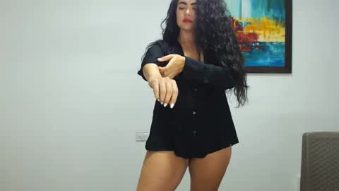 Snapshot of tuti_sex chatting on 02-06-25, 02:44 tuti online show from 02-06-25, 02:44