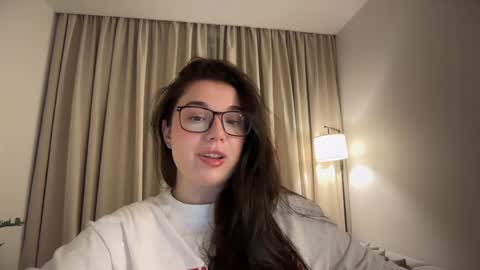 Snapshot of tutti_frutti_ chatting on 05-19-26, 08:48 Ariana online show from 05-19-26, 08:48