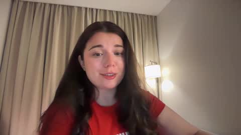 Snapshot of tutti_frutti_ chatting on 05-26-26, 08:27 Ariana online show from 05-26-26, 08:27