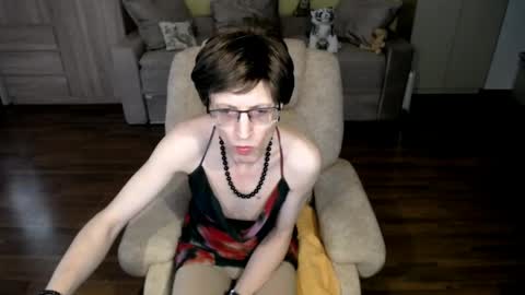 Clementine online show from 04-14-26, 07:36