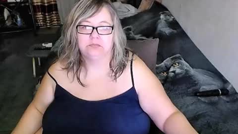 Lana online show from 12-01-25, 10:37