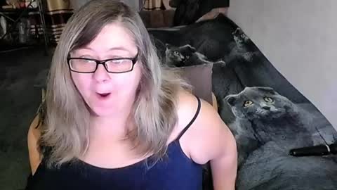 Lana online show from 04-17-26, 11:52