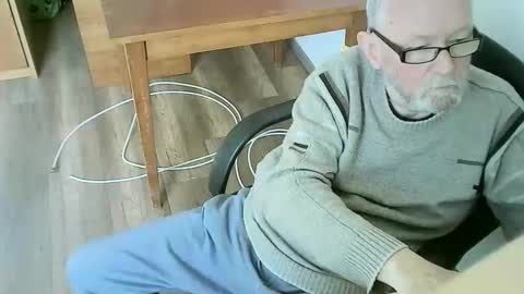 Andy online show from 05-18-26, 03:51