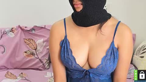 A  M On vacation till 28th online show from 09-12-25, 01:49