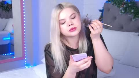 Snapshot of tweety_pie_ chatting on 01-13-25, 01:23 Hallie online show from 01-13-25, 01:23