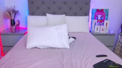 Snapshot of tweety_pie_ chatting on 03-04-25, 07:51 Hallie online show from 03-04-25, 07:51