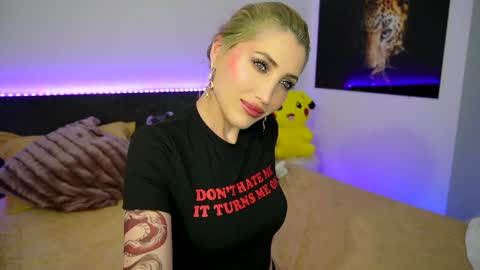 Snapshot of tweety_twist chatting on 01-31-25, 09:37 MayCarrey online show from 01-31-25, 09:37