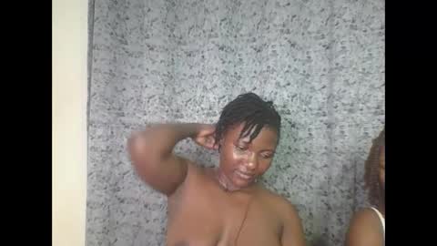 Snapshot of twerker_lyly chatting on 09-18-25, 03:47 twerker_lyly online show from 09-18-25, 03:47