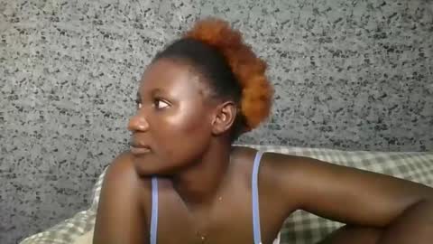 Snapshot of twerker_lyly chatting on 10-24-25, 11:06 twerker_lyly online show from 10-24-25, 11:06