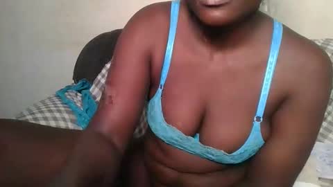 Snapshot of twerker_lyly chatting on 11-23-25, 12:43 twerker_lyly online show from 11-23-25, 12:43