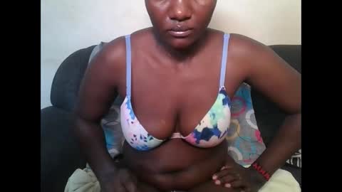 Snapshot of twerker_lyly chatting on 12-05-25, 02:20 twerker_lyly online show from 12-05-25, 02:20