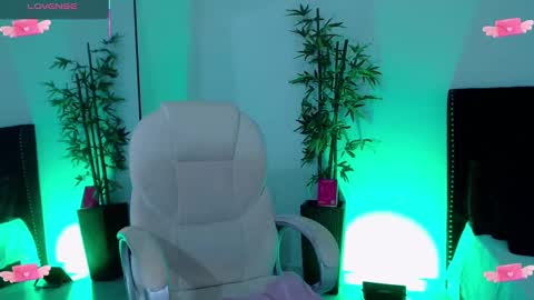 Snapshot of twerking_bigass chatting on 03-08-25, 08:46 Sophy online show from 03-08-25, 08:46