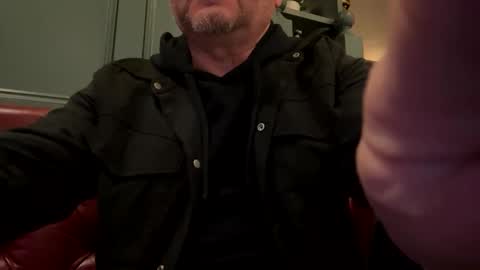 Snapshot of twickenhamthickshaft chatting on 10-22-25, 07:57 Fred Eric Smitherton online show from 10-22-25, 07:57