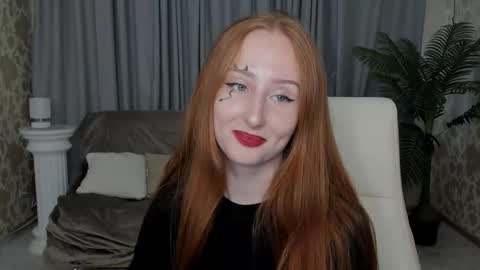 Snapshot of twilightserenade chatting on 10-29-25, 11:45 twilightserenade online show from 10-29-25, 11:45