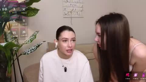 Snapshot of twin_cherry chatting on 12-03-25, 05:26 Mira and Lisa online show from 12-03-25, 05:26