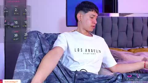 Snapshot of twink_daren chatting on 06-09-26, 06:52 Mr Daren online show from 06-09-26, 06:52