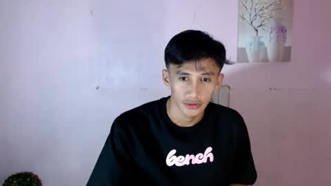 Snapshot of twink_michaelxxx chatting on 07-16-26, 12:33 Michael online show from 07-16-26, 12:33