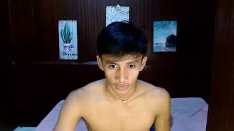 Snapshot of twink_michaelxxx chatting on 07-28-26, 12:12 Michael online show from 07-28-26, 12:12