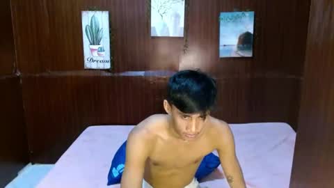 Snapshot of twink_michaelxxx chatting on 07-28-26, 12:48 Michael online show from 07-28-26, 12:48
