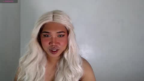 Snapshot of twinkcheska chatting on 11-15-25, 04:03 Cheska Schock online show from 11-15-25, 04:03