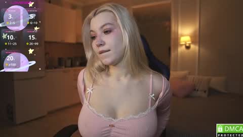 Snapshot of twinkle_toes_ chatting on 01-10-25, 09:44 Eva online show from 01-10-25, 09:44