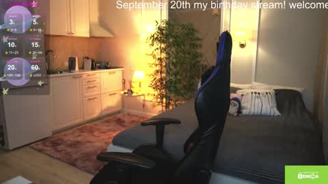 Snapshot of twinkle_toes_ chatting on 09-17-25, 03:57 Eva online show from 09-17-25, 03:57