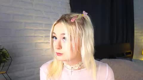 twinklefluff online show from 09-28-25, 03:50