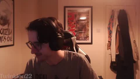 Snapshot of twinklou22 chatting on 04-09-26, 10:15 Lou online show from 04-09-26, 10:15