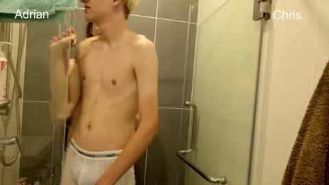 Adrian  Chris vers online show from 09-28-25, 12:10