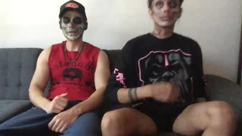 Derrick online show from 10-27-25, 05:06