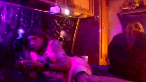 Snapshot of twiztidleeanna69 chatting on 10-21-25, 05:30 Tintilizing Excitement online show from 10-21-25, 05:30