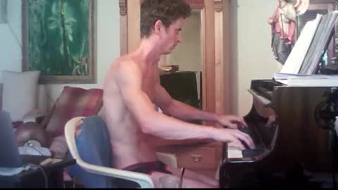 TobeBritta online show from 12-21-25, 04:03