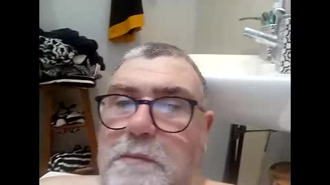 twohats2810 online show from 01-09-26, 07:37