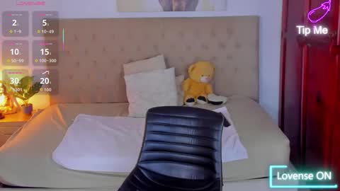 twolattinhot online show from 09-18-25, 12:34