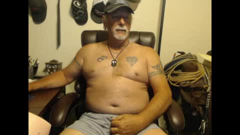 txlobo60 online show from 04-19-26, 02:05