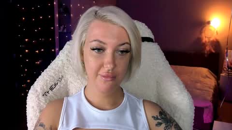 Snapshot of tykioty_miley chatting on 12-11-24, 02:44 Miley online show from 12-11-24, 02:44