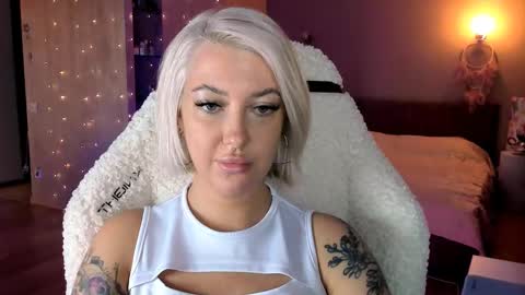 Snapshot of tykioty_miley chatting on 01-31-25, 12:29 Miley online show from 01-31-25, 12:29