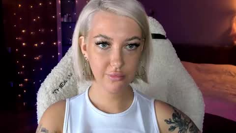 Snapshot of tykioty_miley chatting on 01-31-25, 03:33 Miley online show from 01-31-25, 03:33