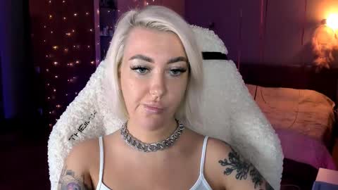 Snapshot of tykioty_miley chatting on 02-24-25, 03:42 Miley online show from 02-24-25, 03:42