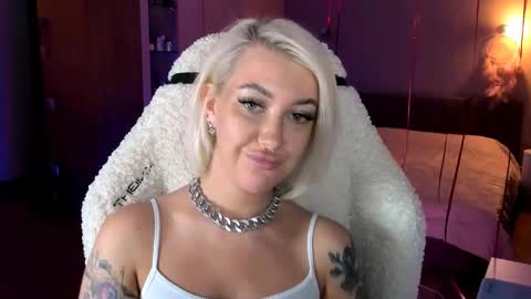 Snapshot of tykioty_miley chatting on 03-01-25, 06:11 Miley online show from 03-01-25, 06:11