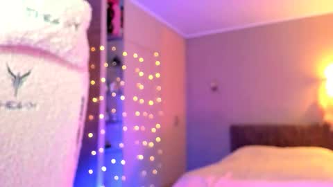 Snapshot of tykioty_miley chatting on 12-04-25, 02:15 Miley online show from 12-04-25, 02:15