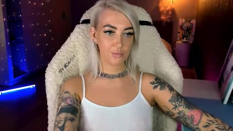 Snapshot of tykioty_miley chatting on 03-05-26, 10:44 Miley online show from 03-05-26, 10:44