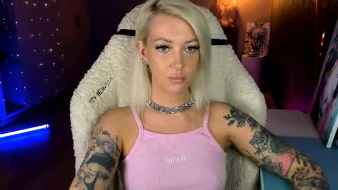 Snapshot of tykioty_miley chatting on 04-04-26, 12:13 Miley online show from 04-04-26, 12:13